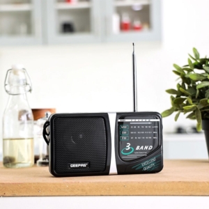 Geepas GR6821 4-bantlı Radyo ve Kulaklık